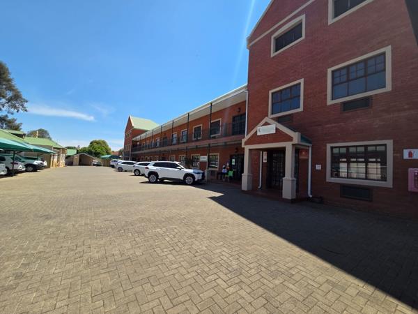 243  m² Office Space