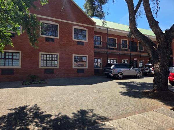 310  m² Office Space