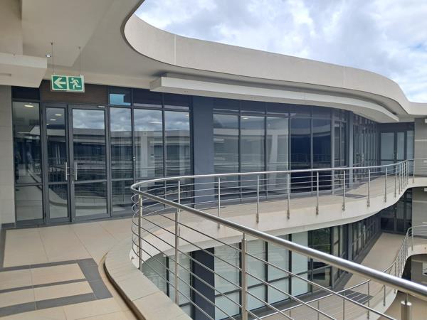 591  m² Commercial space