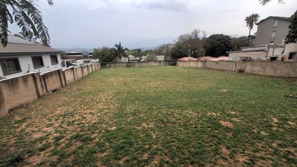 1 190 m² Land