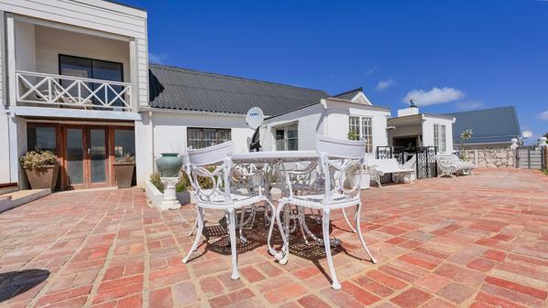 6 Bedroom House
