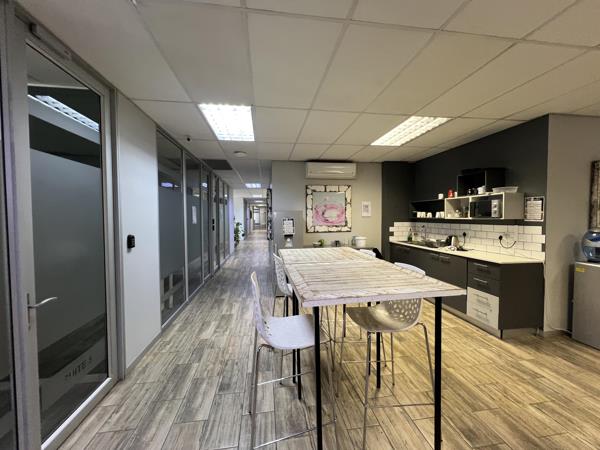 90.7  m² Commercial space