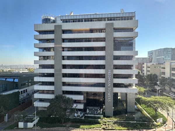 206  m² Commercial space