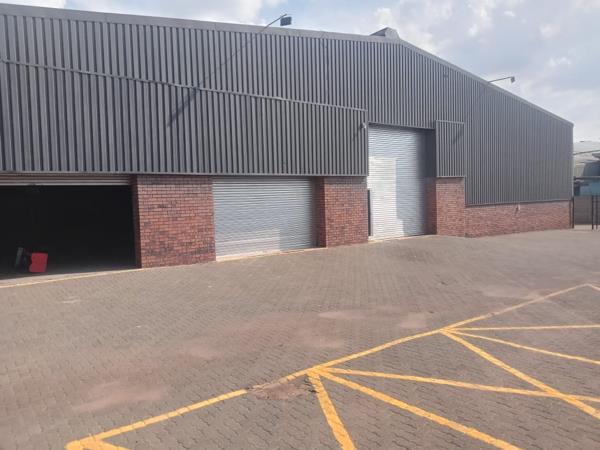 2 400  m² Industrial space