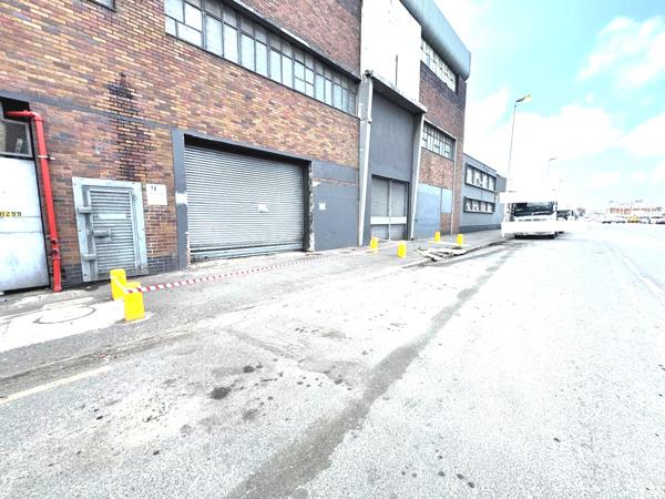 700  m² Commercial space