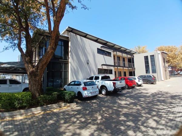 1 632  m² Commercial space