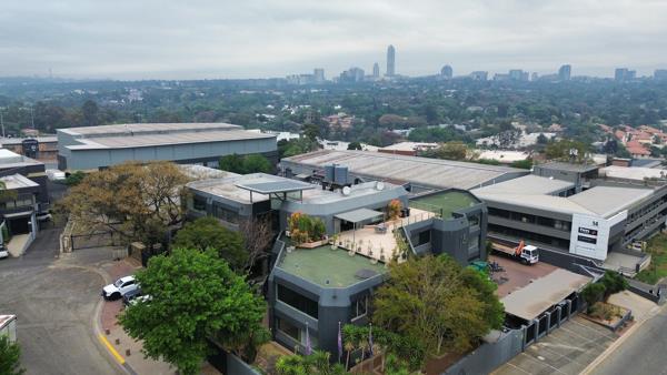 280  m² Commercial space