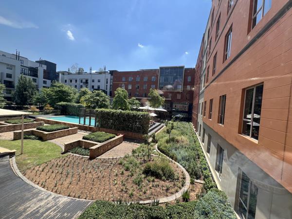 535  m² Commercial space