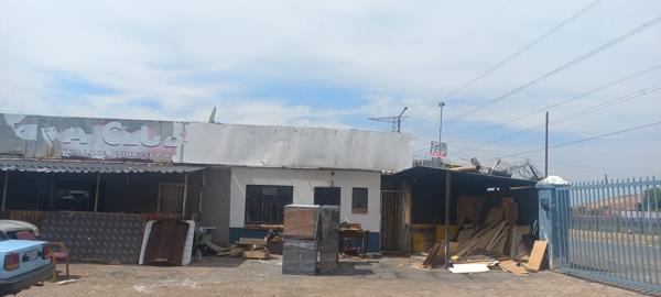 935 m² Commercial space