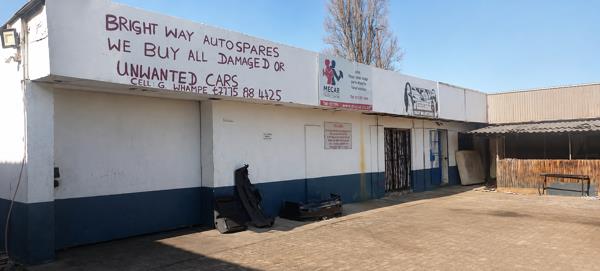 935 m² Commercial space