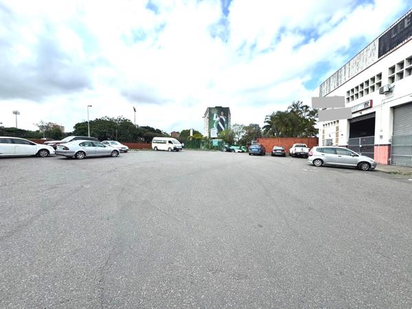 1 500  m² Commercial space