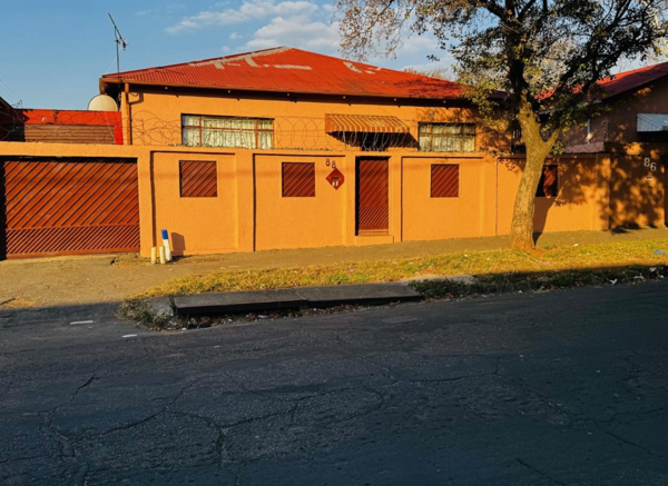 9 Bedroom House