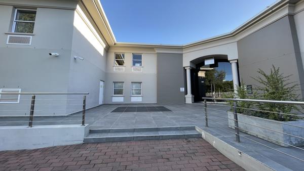 395  m² Commercial space