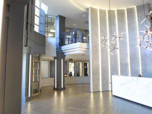 271  m² Office Space