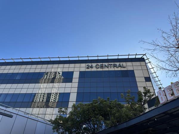 1 035  m² Commercial space