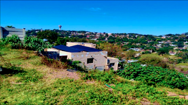 1 020 m² Land