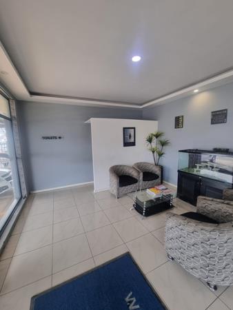 1 200  m² Commercial space