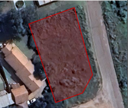 892 m² Land
