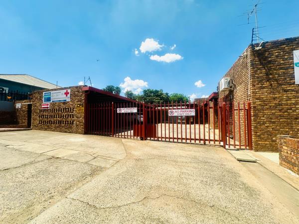 475  m² Commercial space