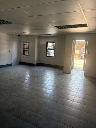 331  m² Industrial space