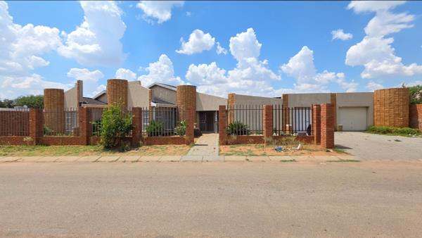 5 Bedroom House