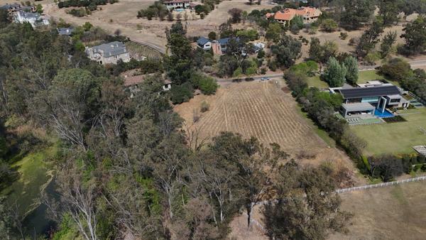 3 227 m² Land