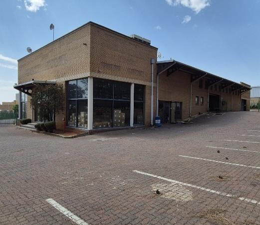 1 105  m² Industrial space