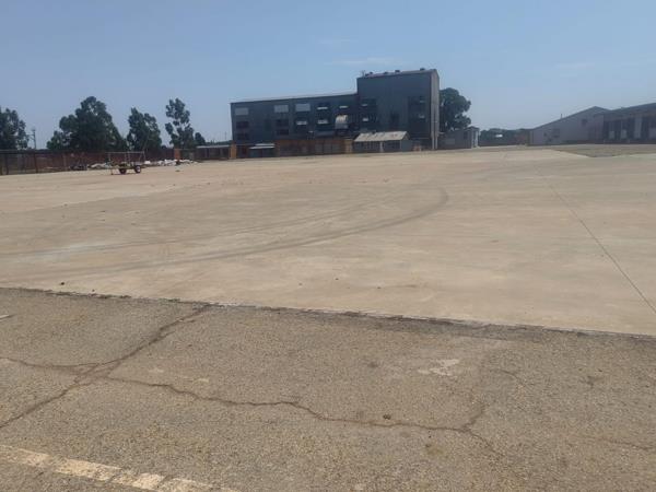 10 000  m² Commercial space