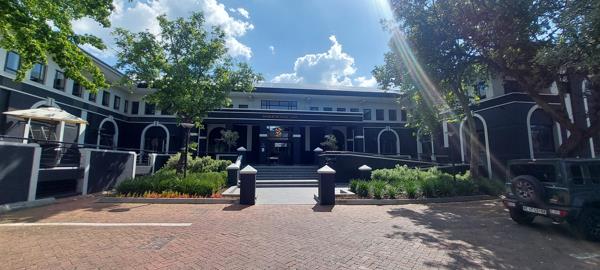 423.4  m² Commercial space