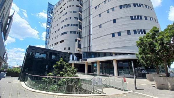 271  m² Commercial space