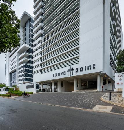 351  m² Commercial space