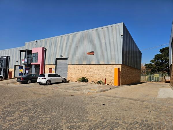 424  m² Industrial space