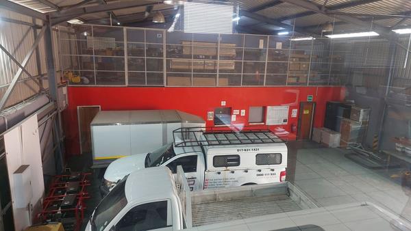 1 011  m² Commercial space