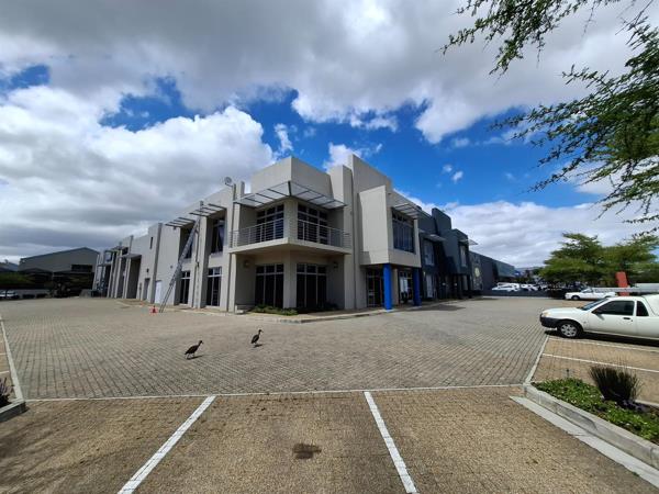 512  m² Commercial space