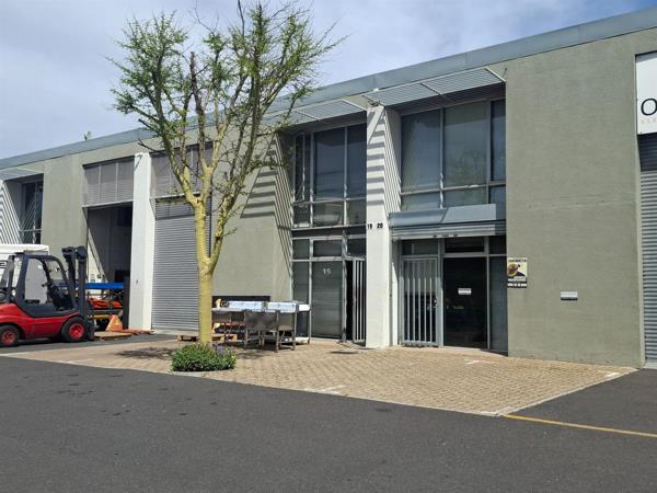 194  m² Commercial space