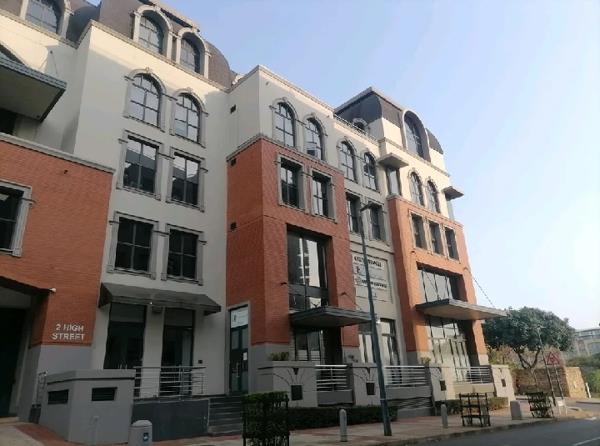 99  m² Office Space