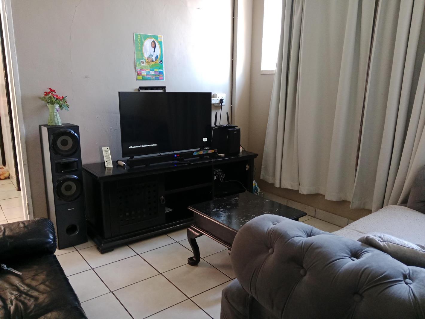 Apartment in Johannesburg, Towerby - View 2