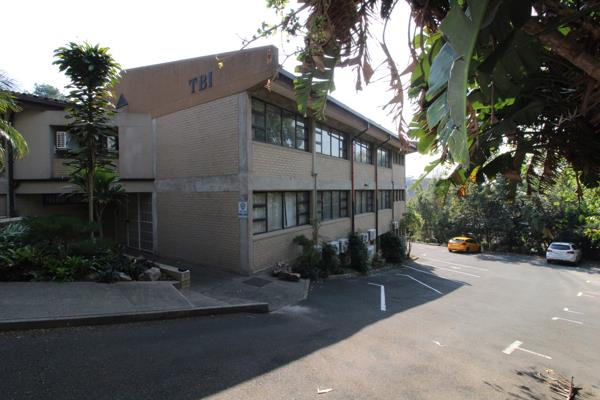 552  m² Commercial space