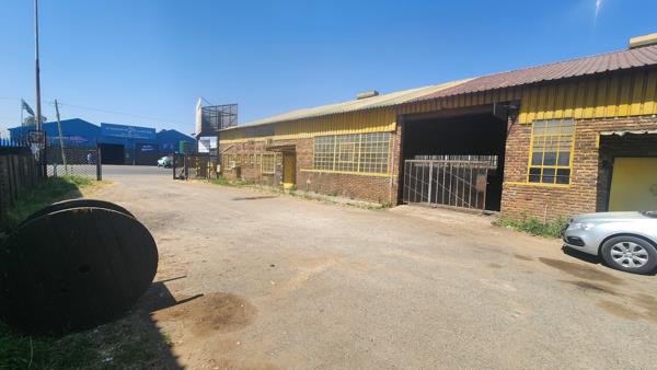 1 800  m² Commercial space