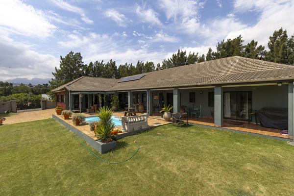 9 766 m² Smallholding