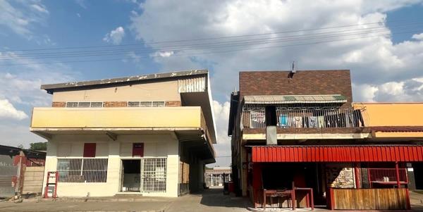 740  m² Commercial space