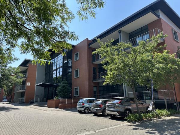 332  m² Commercial space