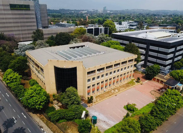 6 000  m² Commercial space