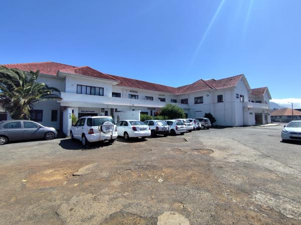 6 326  m² Commercial space