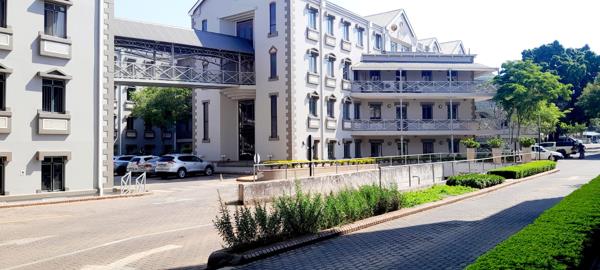 818.9  m² Commercial space