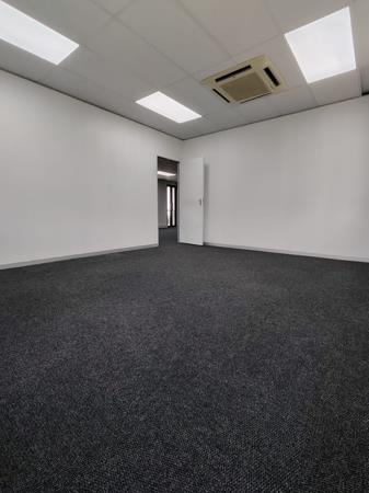 156  m² Commercial space