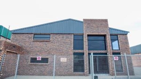 492  m² Commercial space