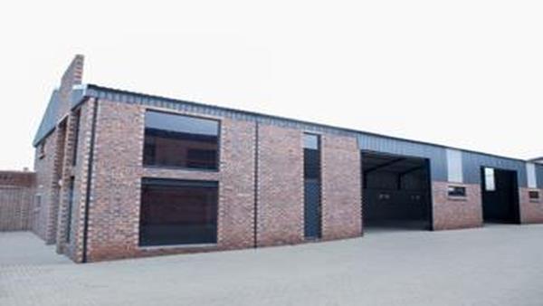 492  m² Commercial space