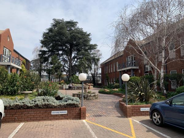 242  m² Commercial space