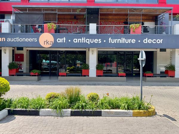 810  m² Commercial space